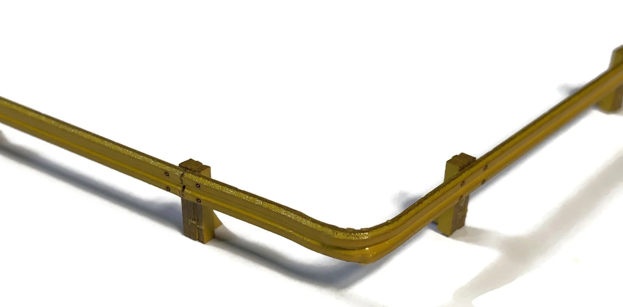 LX463 Armco Style Roadside & Depot Safety Barriers Model Kit - Image 2
