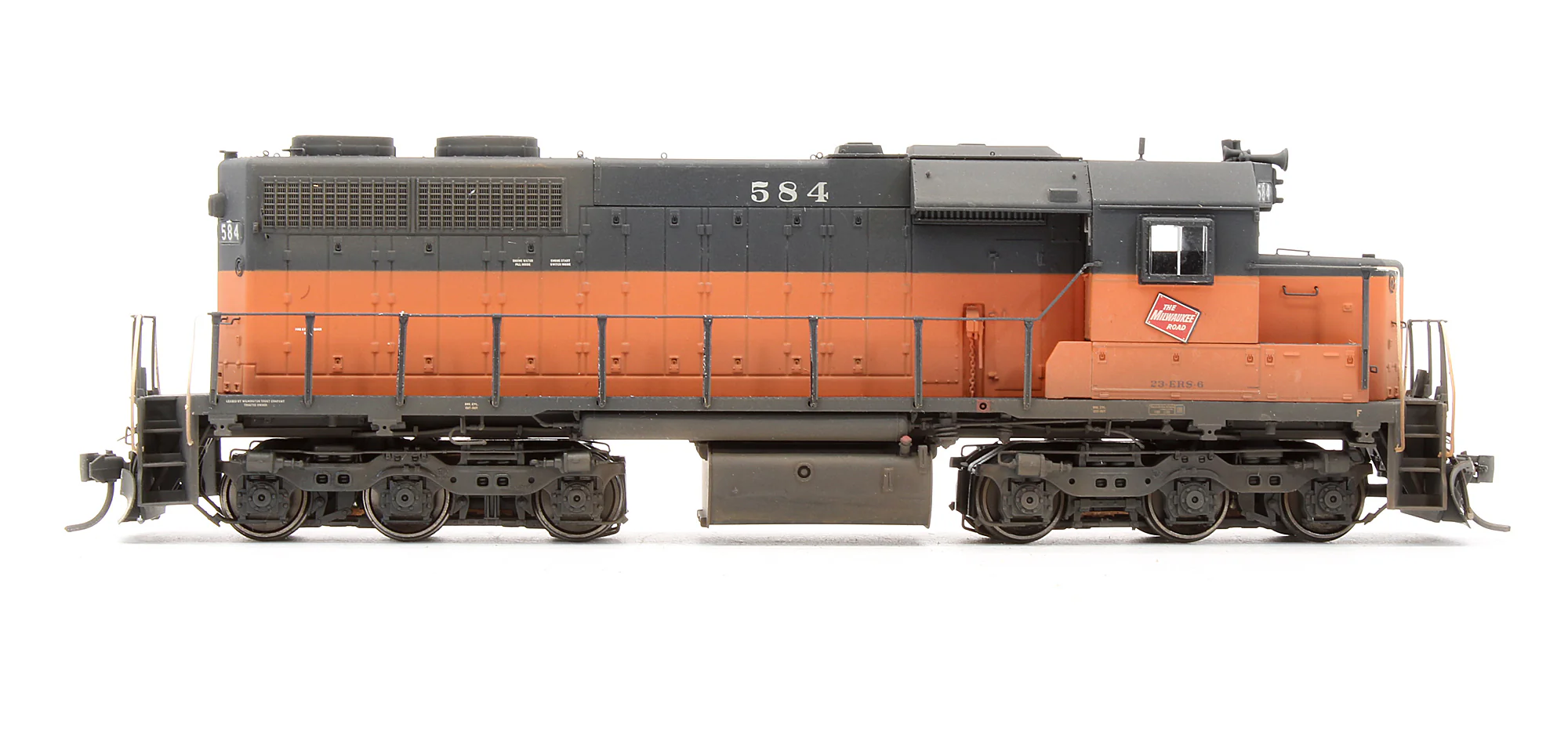 SXT70016 Pre-Owned EMD SDL39 Diesel Locomotive Milwaukee Road - Road #584 - Custom Weathered - DCC Sound - Image 3