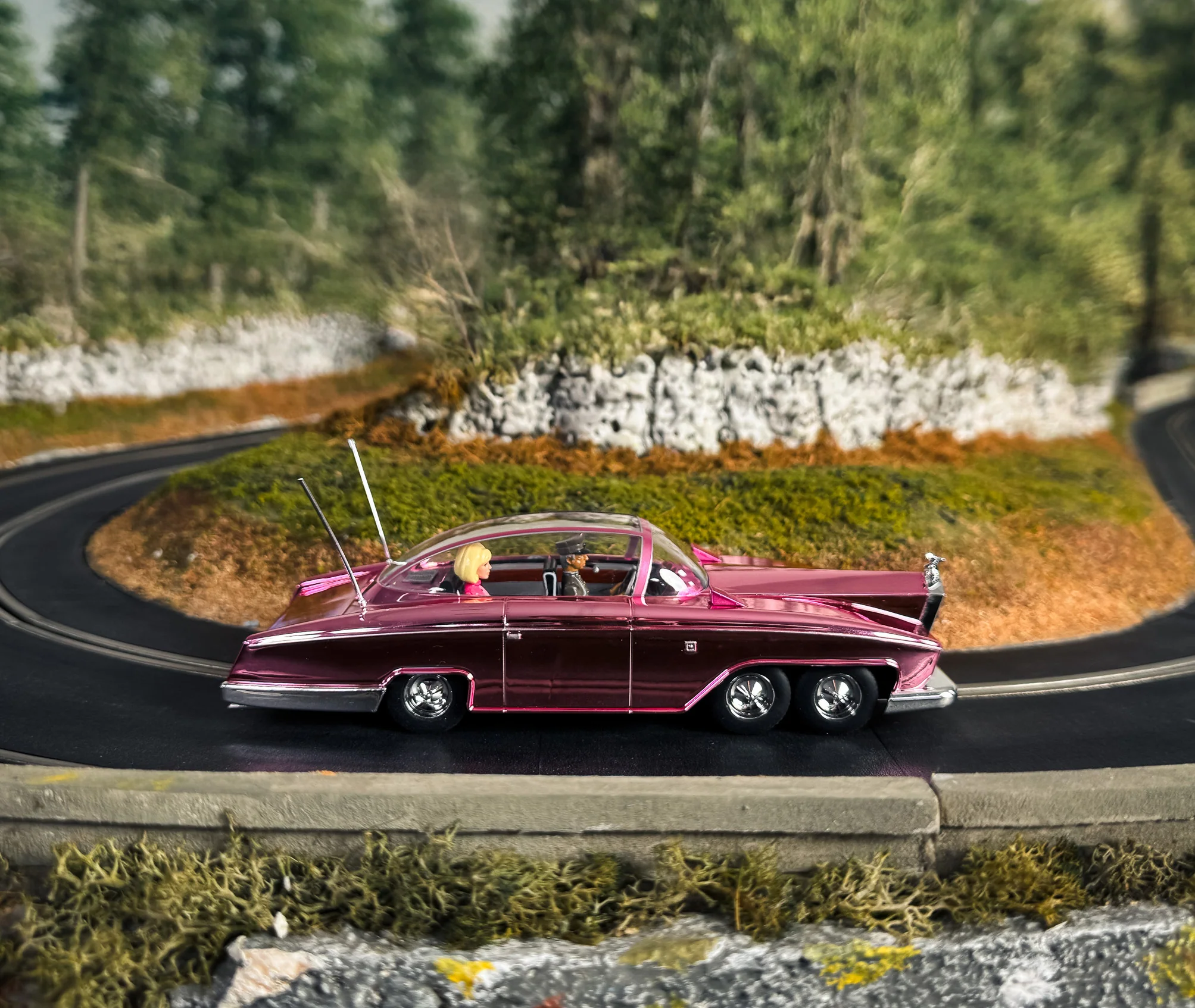 C4579A Thunderbirds FAB-1 60th Anniversary Pink Chrome Edition - Image 7
