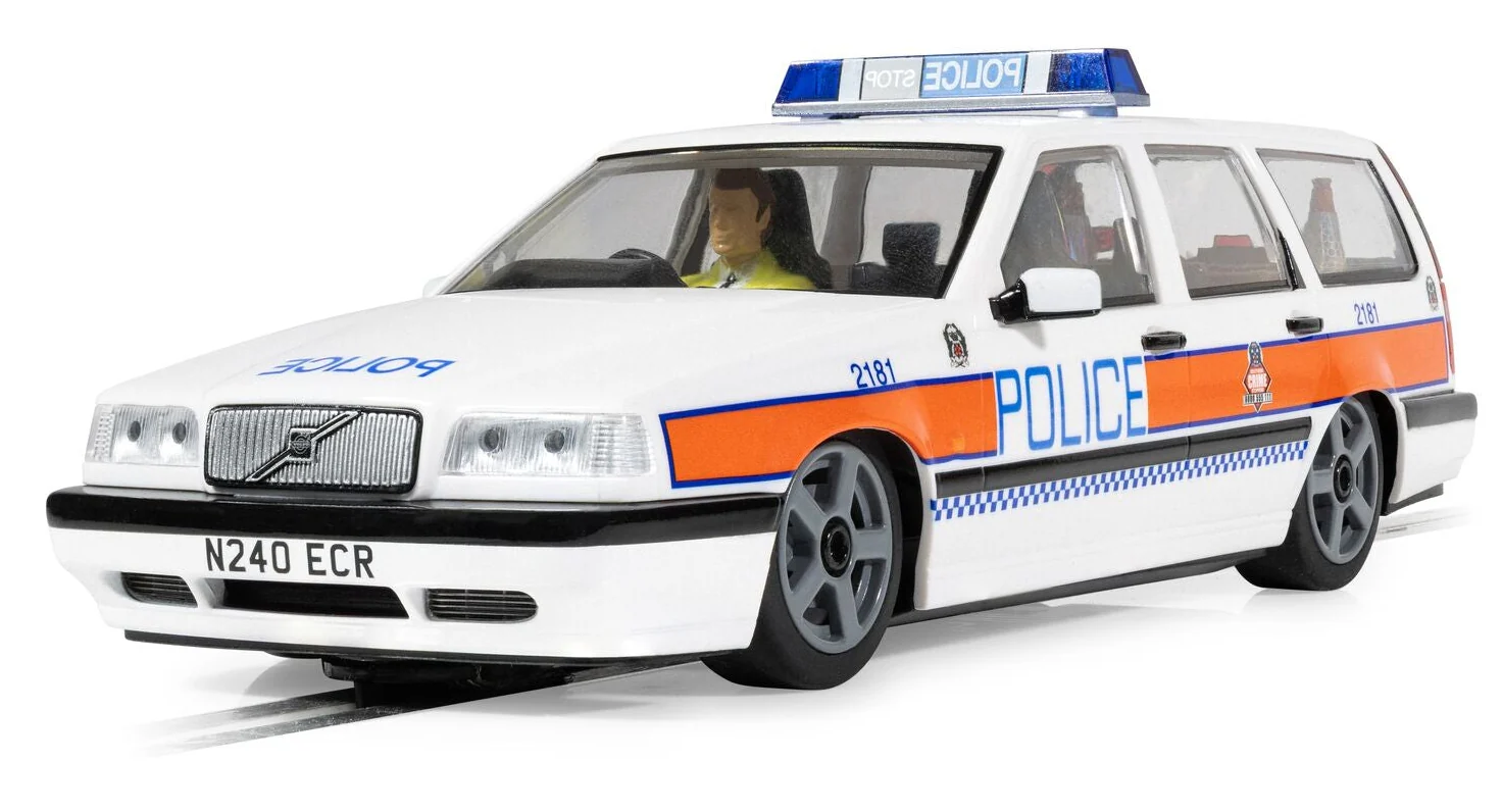 C4627 Volvo 850 Estate - Police Edition