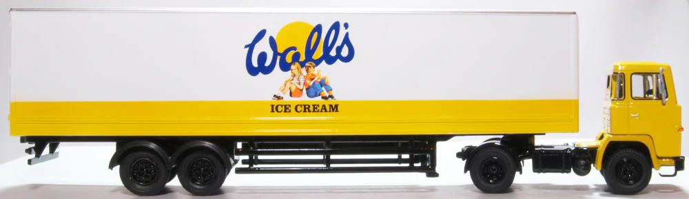 76SC110004 Scania 110 40ft Box Trailer Walls Ice Cream - Image 4