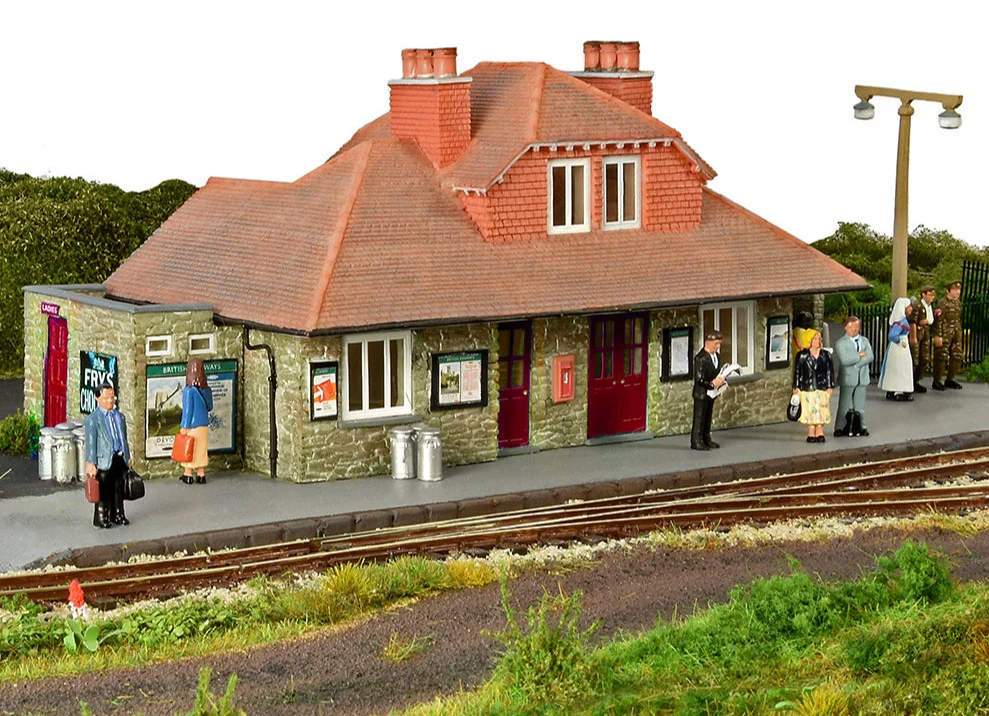 44-0016R Narrow Gauge Station Red - Image 2