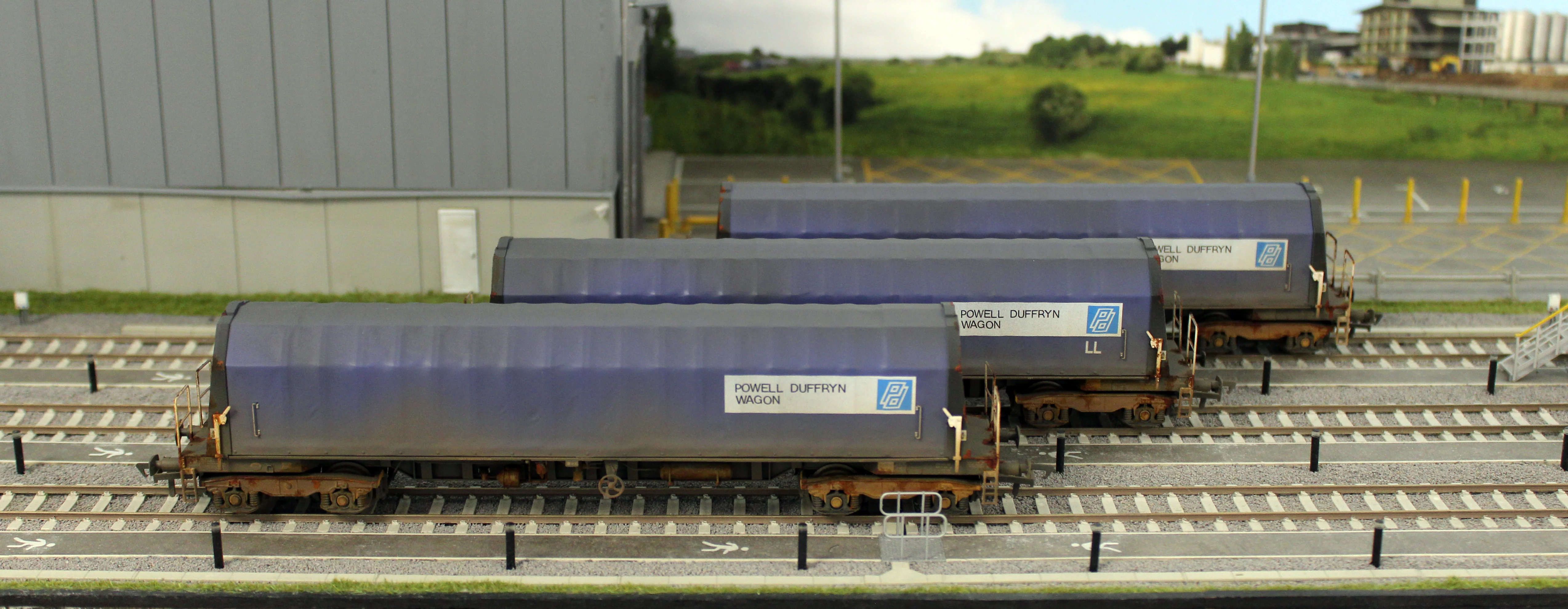 PXA01 TP(D)W Bespoke Weathered Set of 3 PXA Steel Coil Carrier PD Blue Tops Code JSA, Yellow Bogies & OHLW Sticker No.3032/3055/3041 - Image 10
