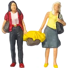 PR28200 Shopping Team Figure