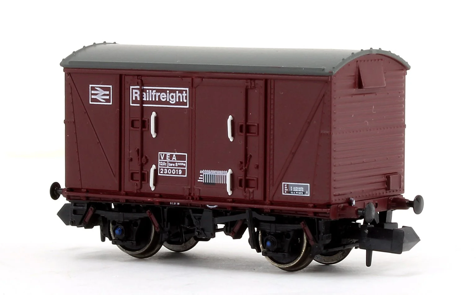 BR Maroon (Pristine) Railfreight VEA Munitions Van #230019 - Image 2