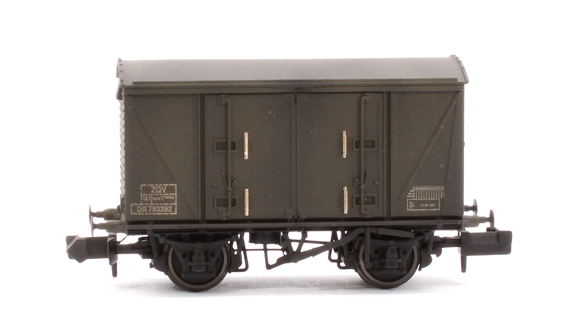 S2301-07 Custom Weathered Set of 3 BR 12T Vanwide Ventilated Vans, BR Departmental Olive Green VQV - Image 6