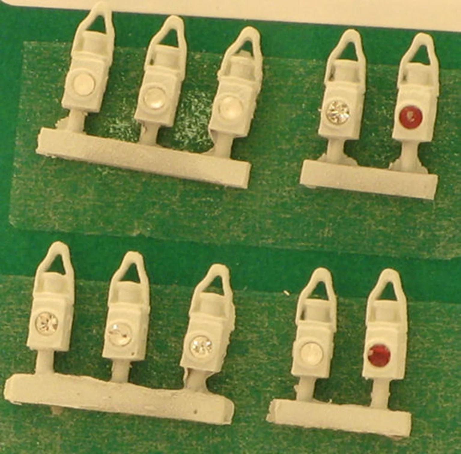DA19-2 DA19-2 BR White Head and Tail Lamps (10)