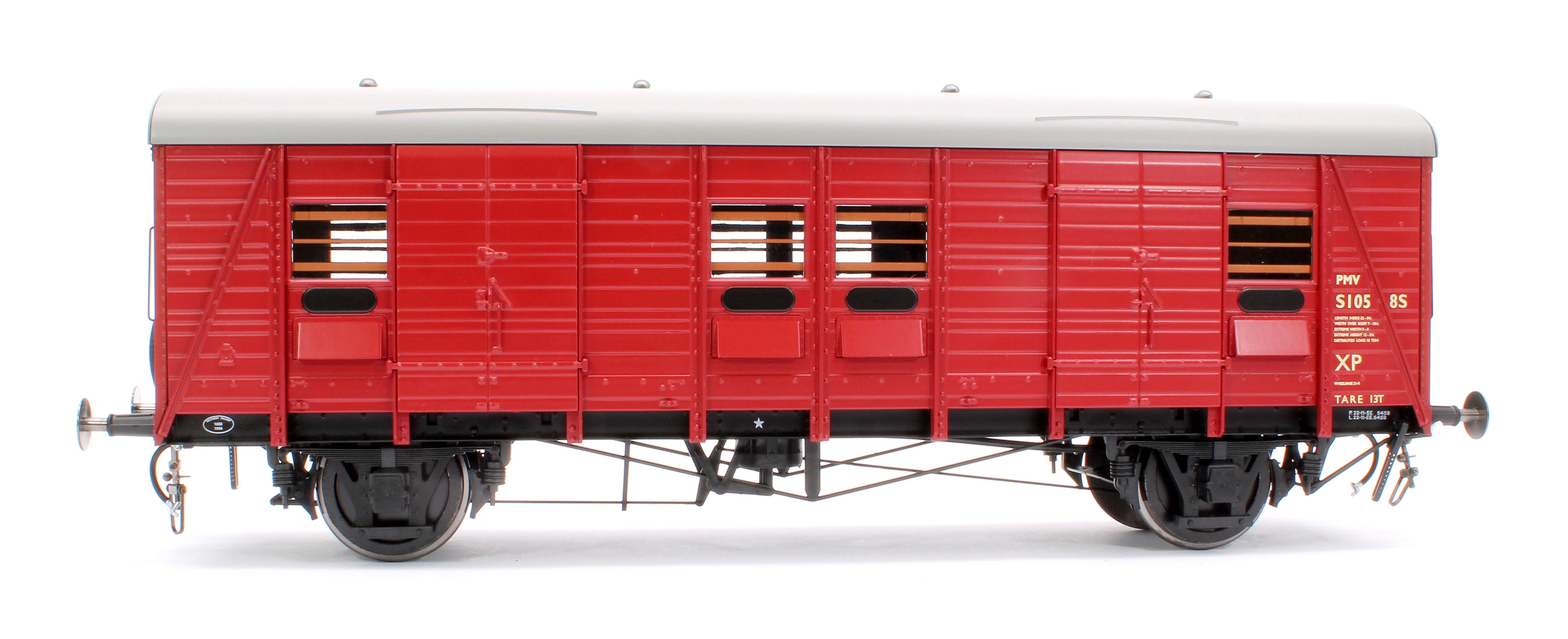 9151 SR Parcels & Miscellaneous Van (PMV) BR Crimson S10585 (uneven planks) - Image 2