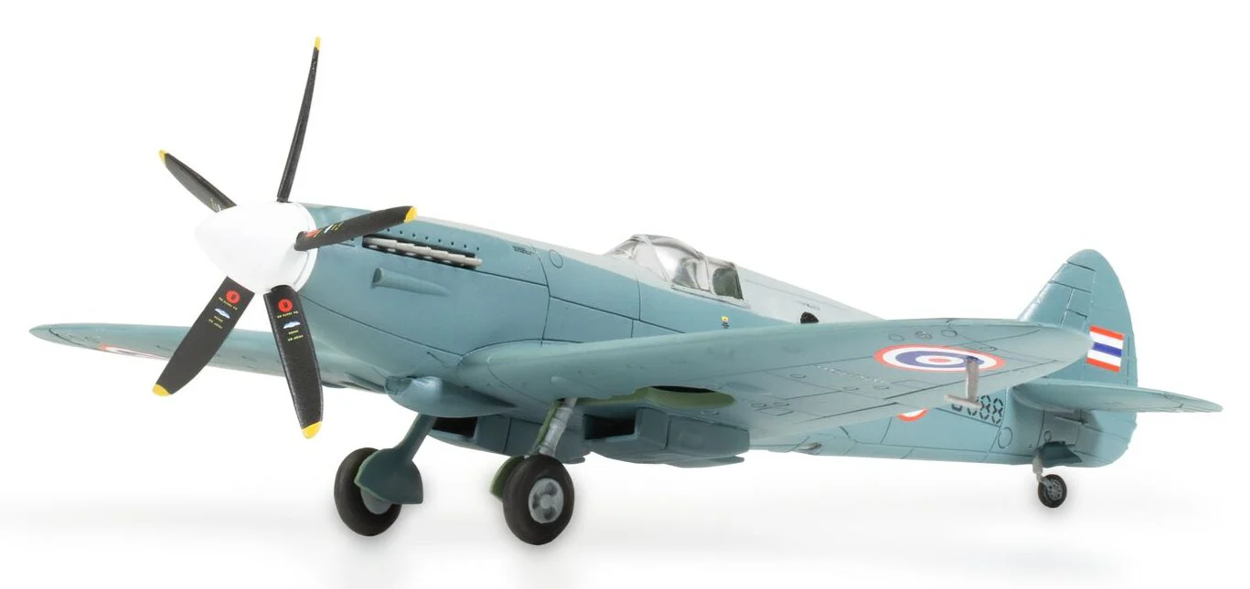 A02017B Supermarine Spitfire PR.XIX Model Kit - Image 3