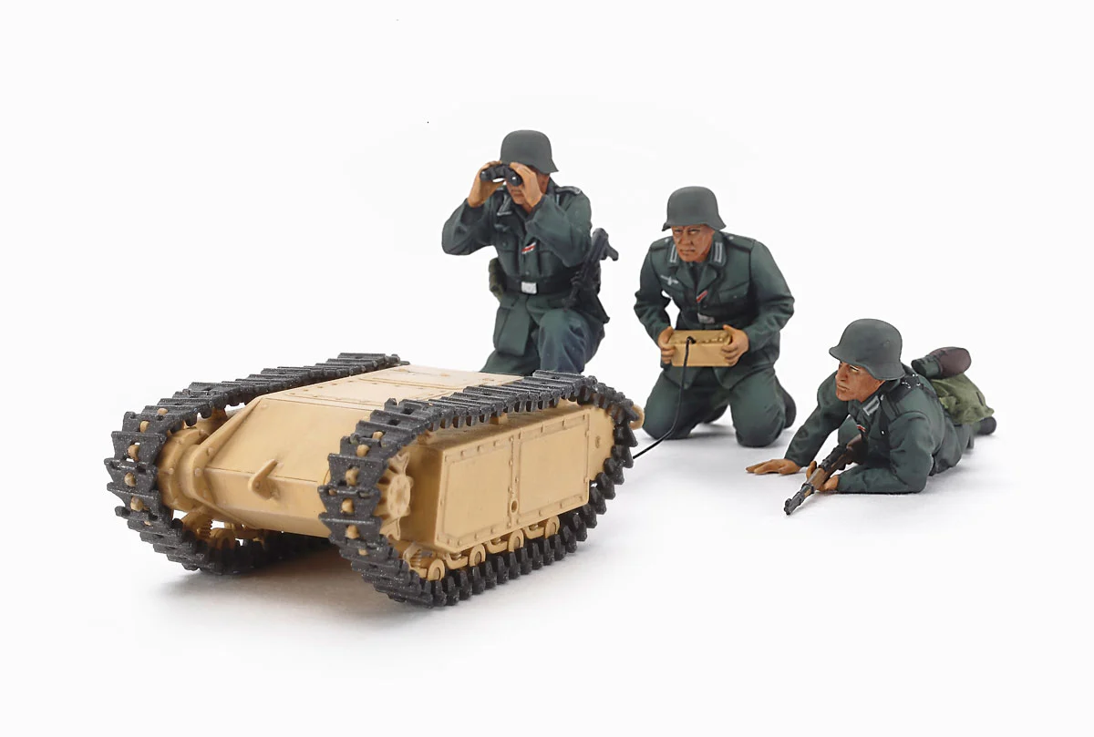 35357 1/35 Military Miniature Series No.357 German Assault Pioneer Team & Goliath Kit
