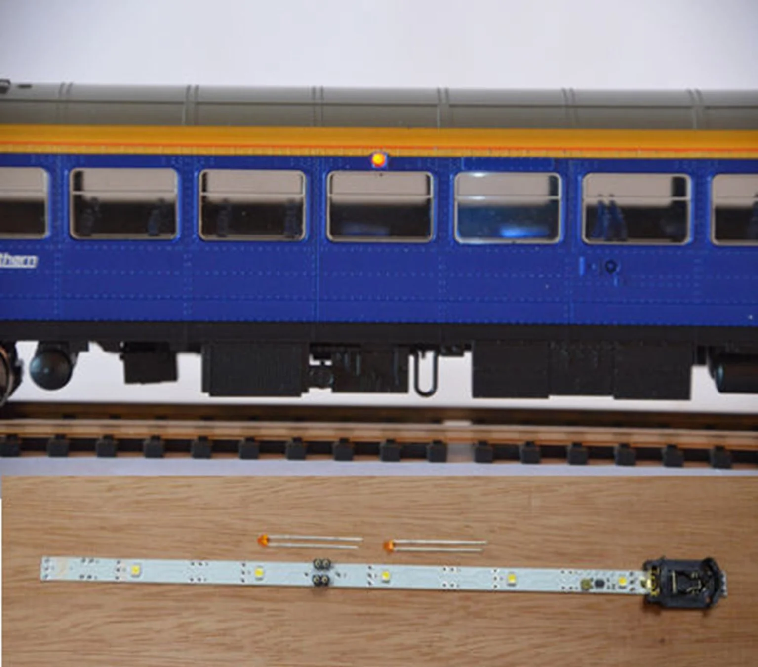 TTCL29 Automatic Coach Lighting Warm White/Amber Door