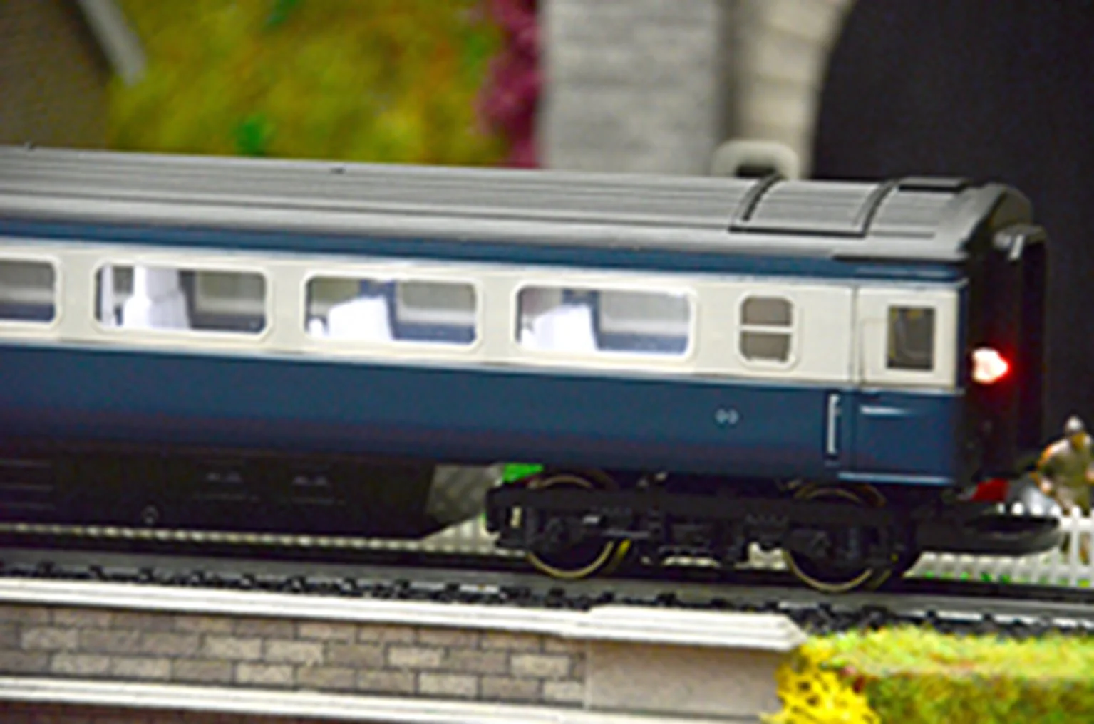 TTCL29 Automatic Coach Lighting Warm White/Amber Door - Image 2