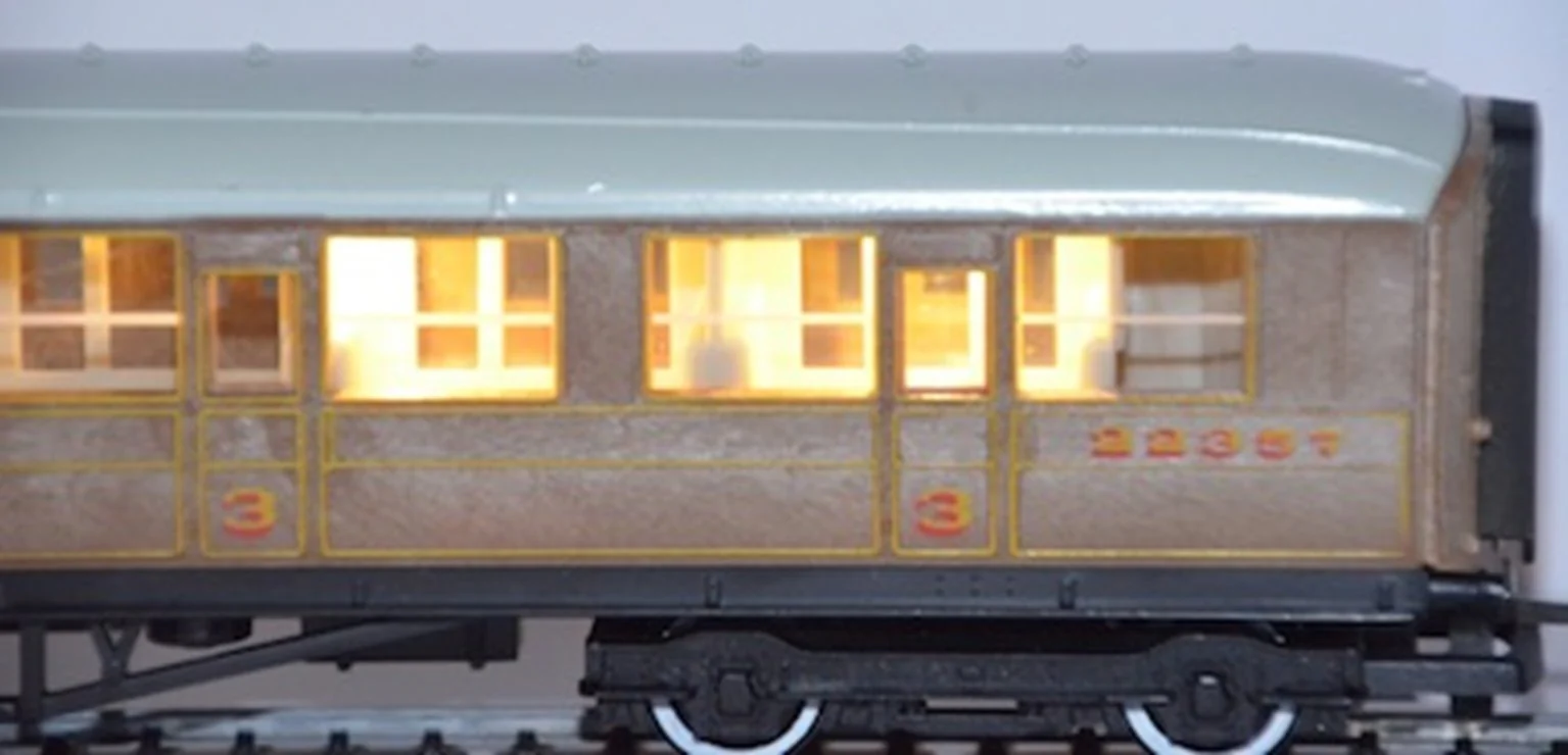TTCN200 Train Tech CN200 Automatic Coach Lighting Multipack - Warm White (3)