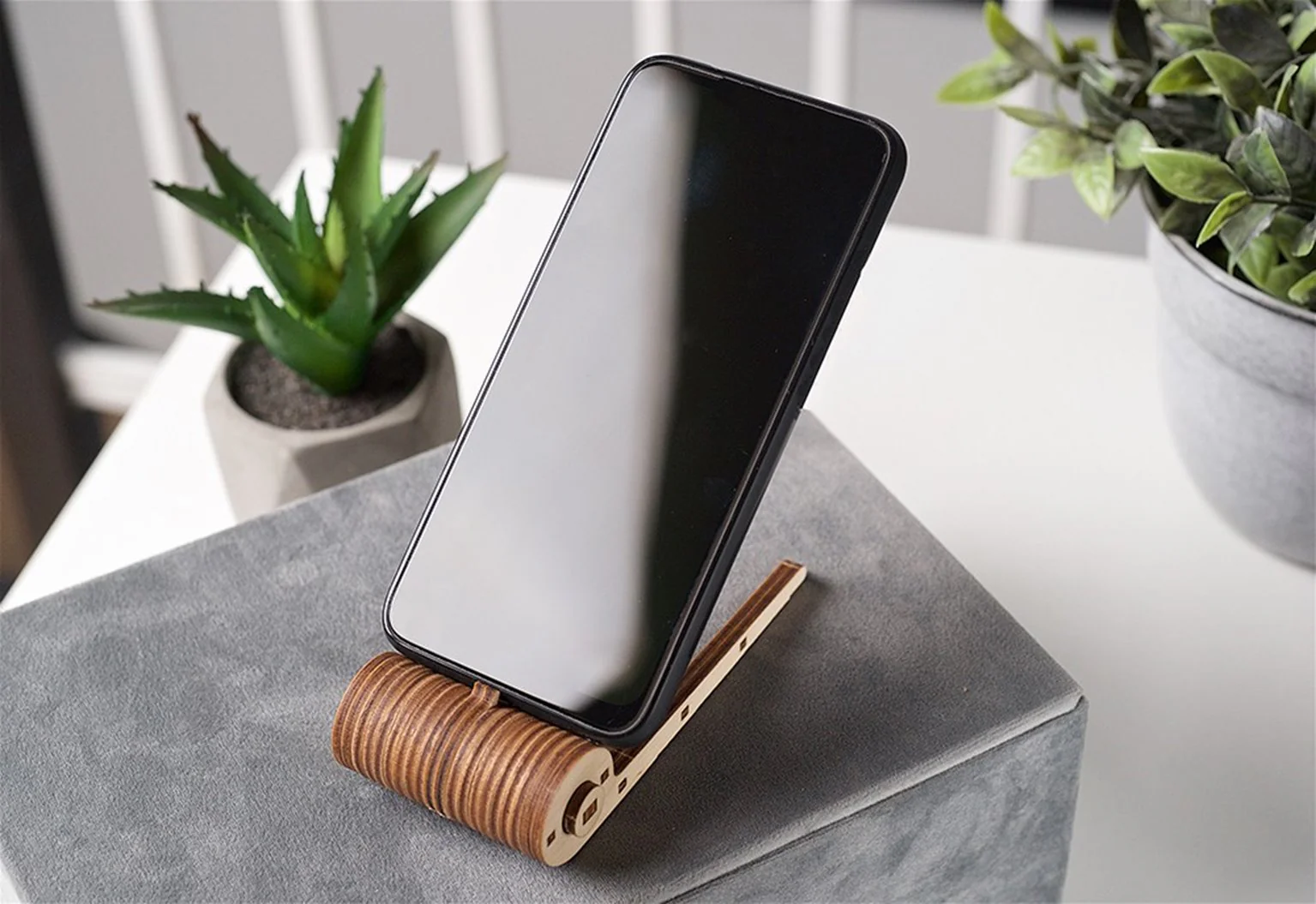 UG70145 Foldable Phone Holder Mechanical Model Kit - Image 3