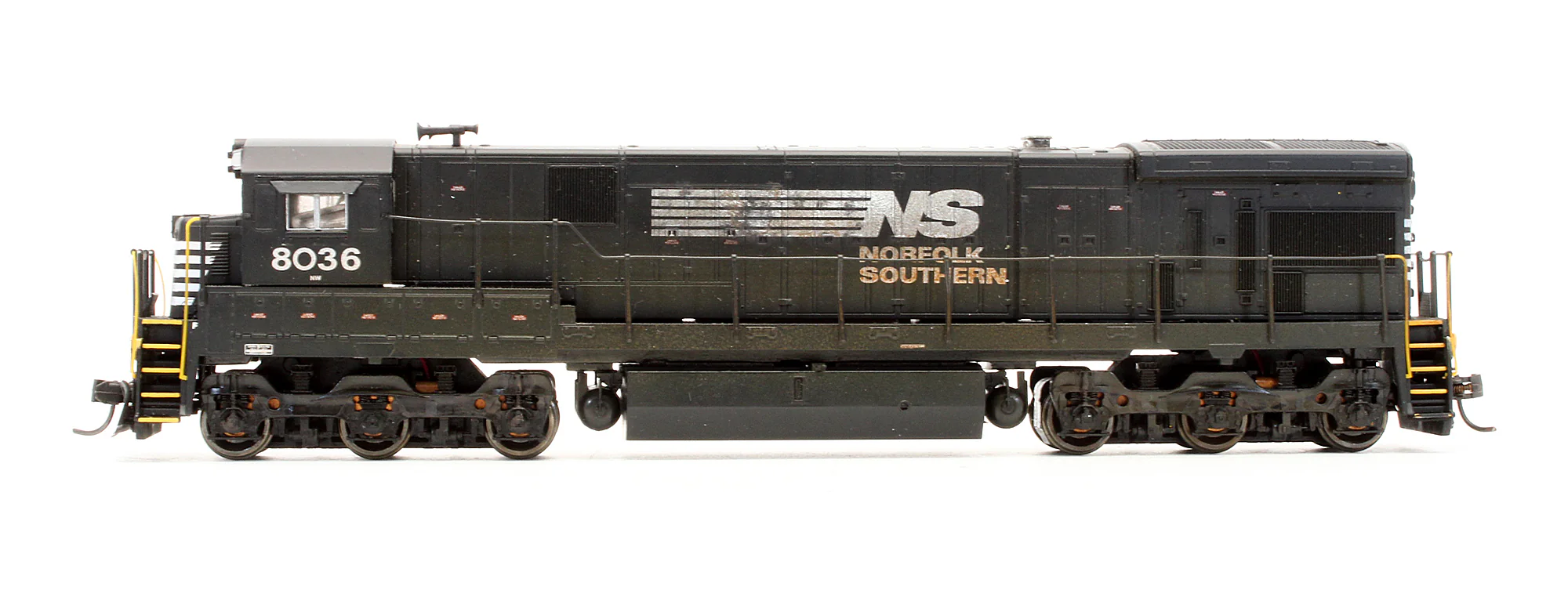 910-10179 Pre-Owned GE ES44 Evolution Locomotive Norfolk Southern - Road #8036 - DCC Sound - Custom Weathered - Image 4