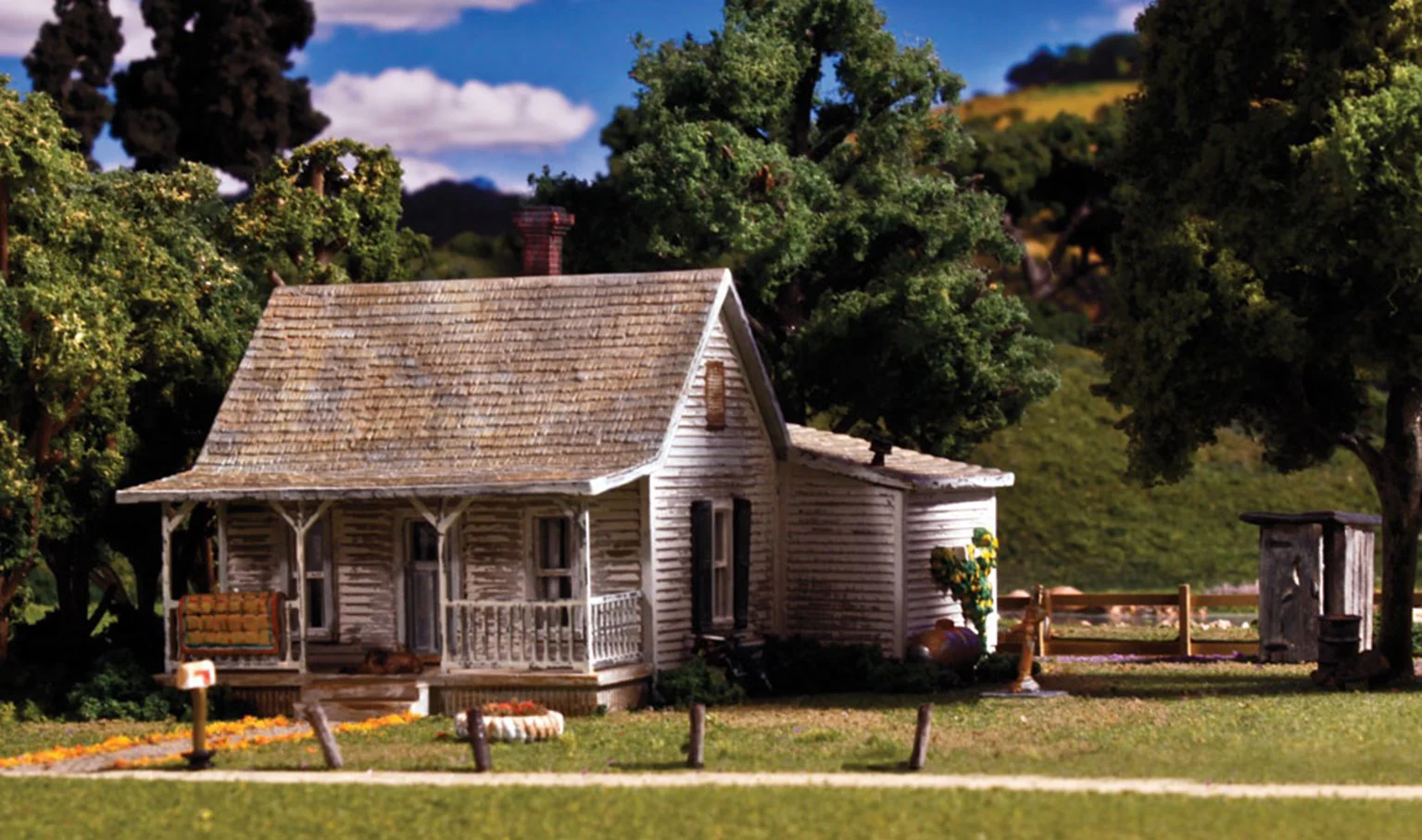 WBR5040 BR5040 Woodland Scenics - HO Scale Buildings - Old Homestead - Image 3